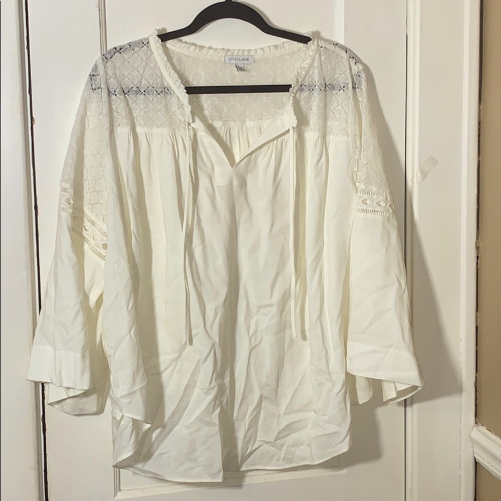 6th & Lane Cream Long Sleeve Lace Blouse